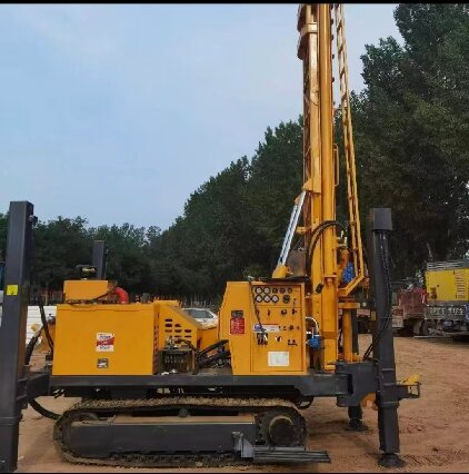 潜山岩石井施工