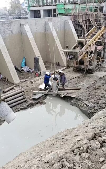 潜山降水井施工